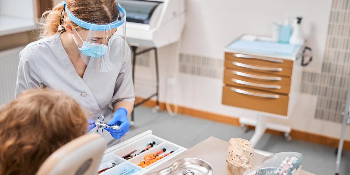 Choosing the Right Teeth Straightening Option for Your Lifestyle
